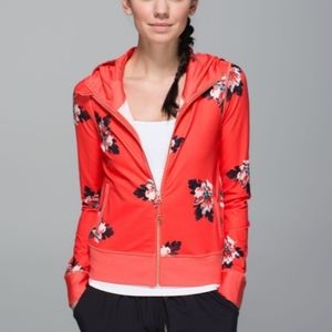 Lululemon Namaskar Hoodie
Atomic Flower